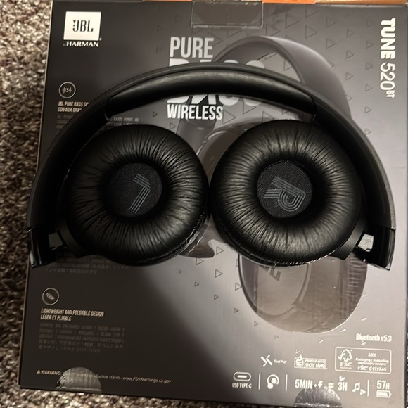 JBL 520BT Headphones - Picture 6 of 12